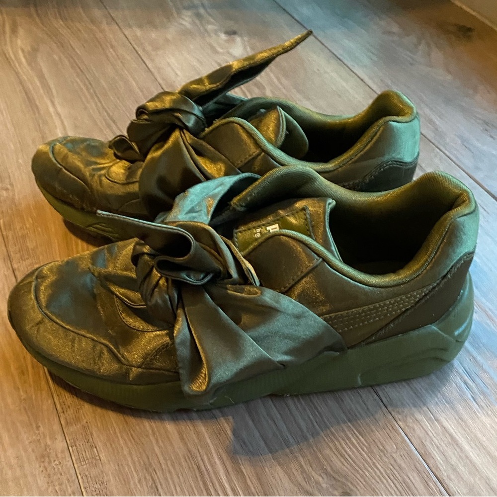 Puma x Fenty Green Bow Sneakers - Picture 4 of 8